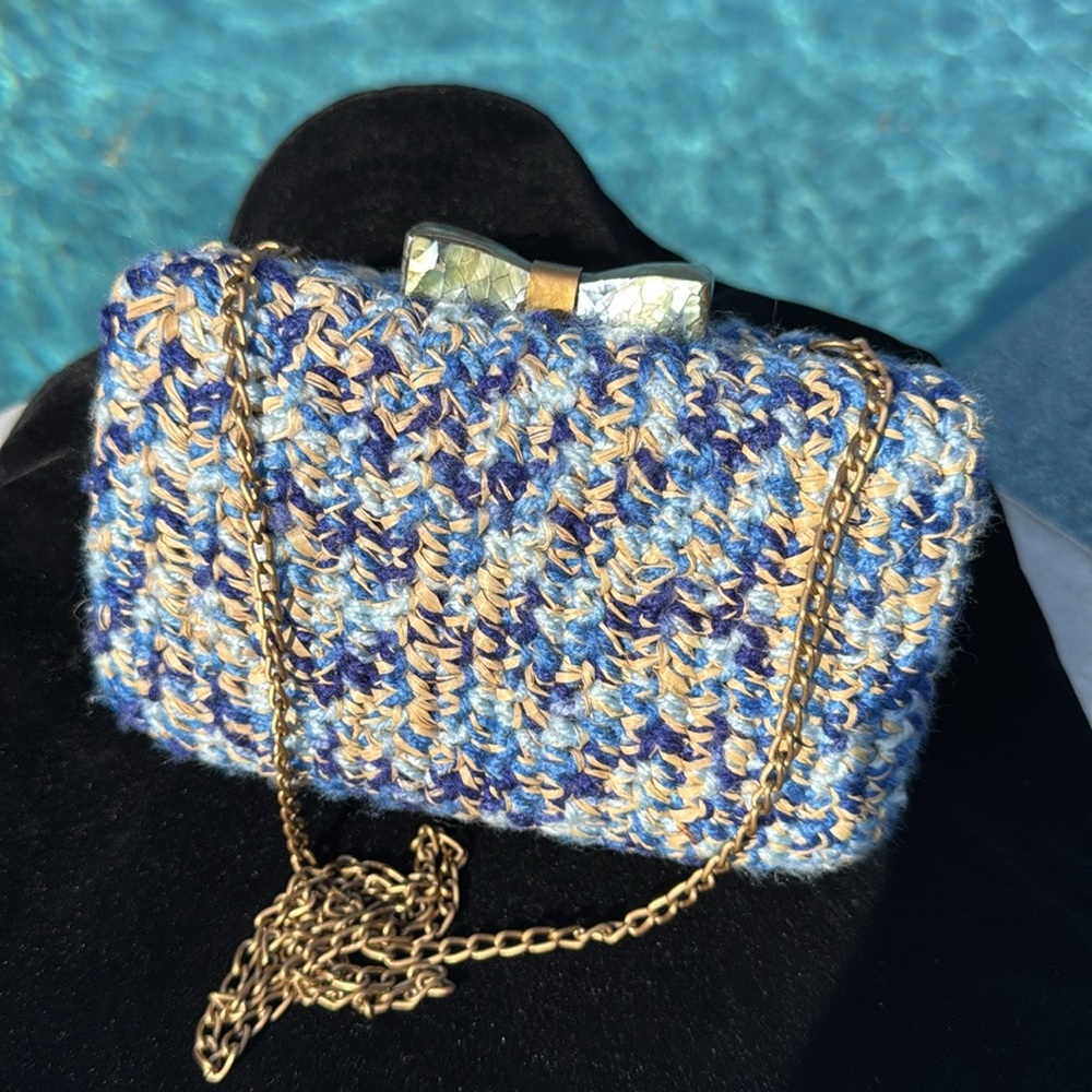 Kayu Anne Bow Clutch View 4